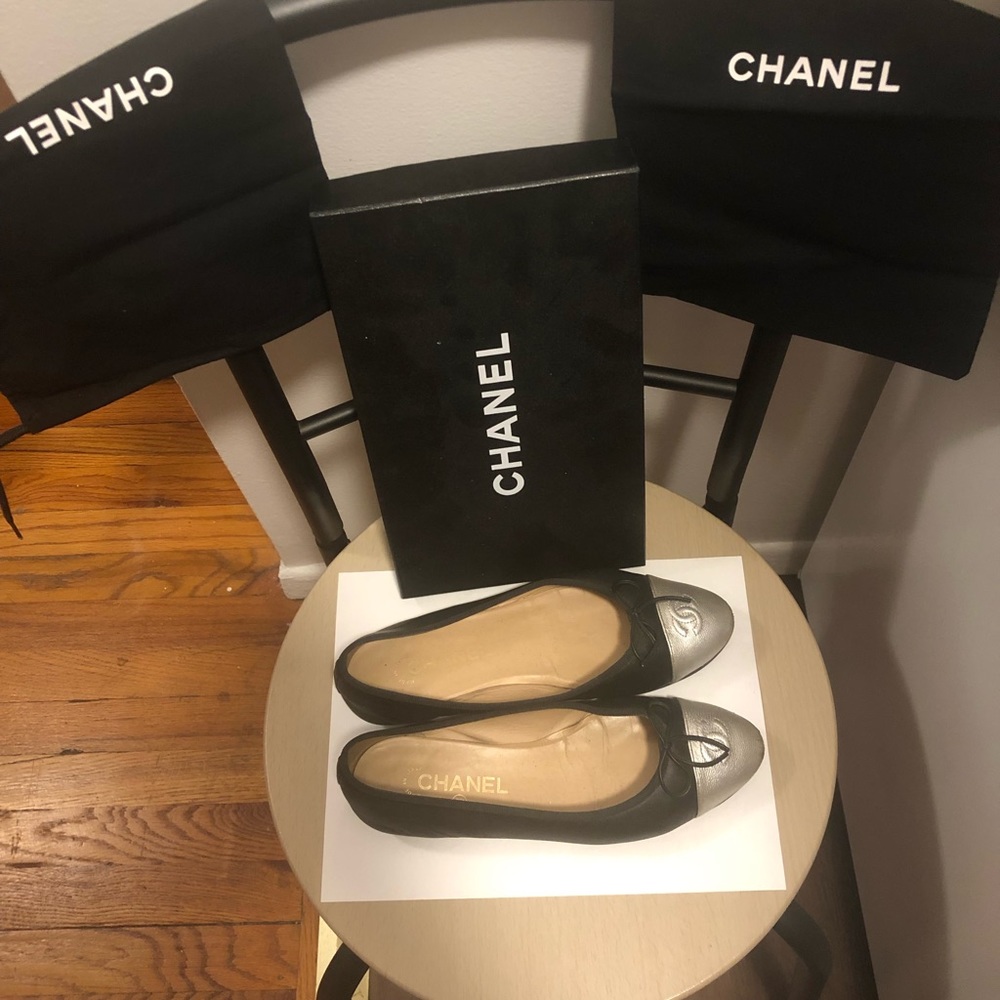Chanel Ballerina flats in black and silver